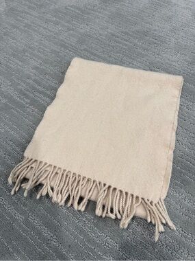 Brooks Brothers 346 100% Cashmere Scarf Made in Scotland Ivory Fringe